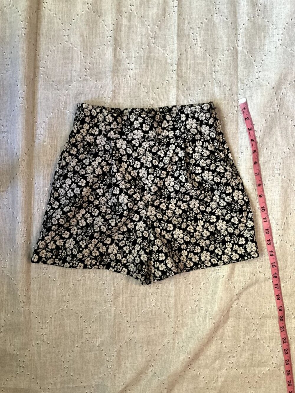 Zara Black + White Floral Pattern Shorts - Size XS